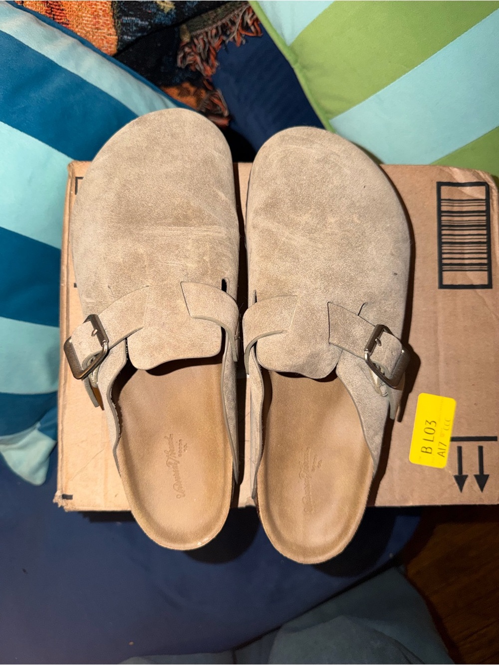 Universal Thread Moccasin Slides